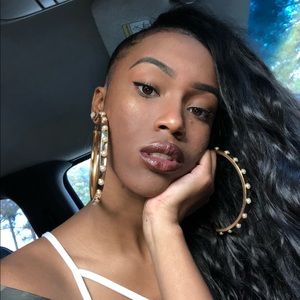 Meet your Posher, Michaela